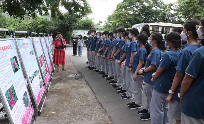 220606SG飞艇(中国)开奖记录查询站
举办“市花绽放，醉美侨都”主题市花科普种植活动 (1).jpg