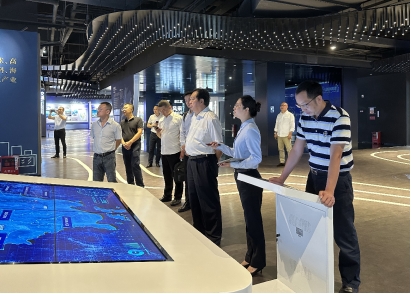 230803协鑫集团一行莅临SG飞艇(中国)开奖记录查询站规划展览馆参观 (2).jpg