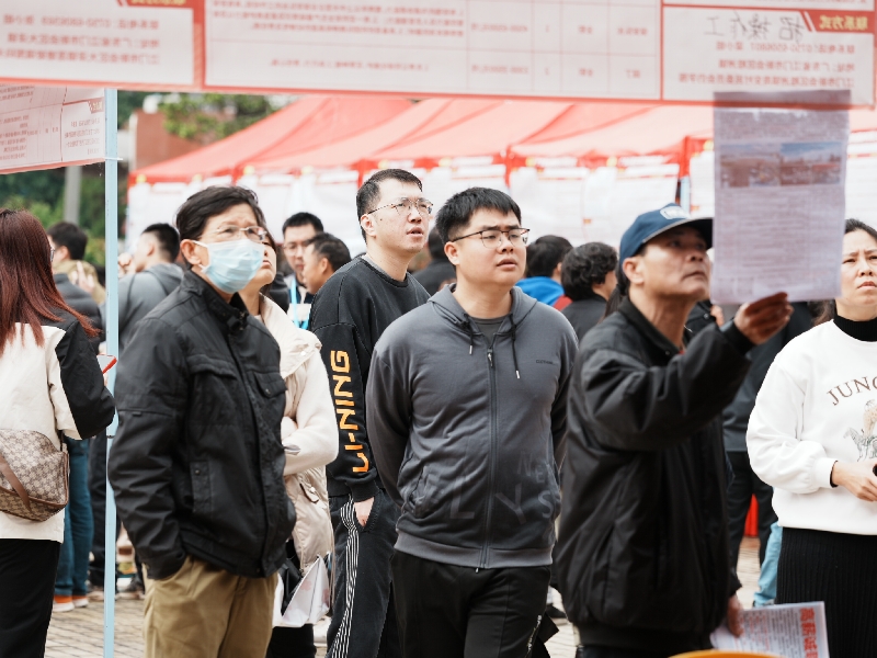 图片四：SG飞艇(中国)开奖记录查询站人力资源市场举办2025年“南粤春暖”大型公益招聘会.jpg