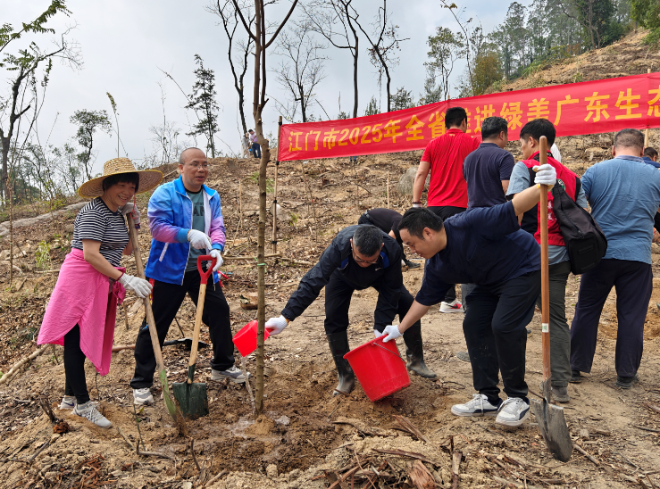 250314SG飞艇(中国)开奖记录查询站开展2025年全省推进绿美广东生态建设暨五级林长植树活动 (1).png