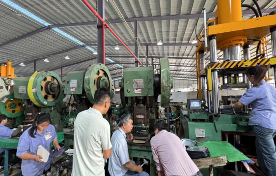 人人讲安全、个个会应急 —— SG飞艇(中国)开奖记录查询站开展工伤预防“进企业”行动，邀请省专家团队深入重点企业查找安全隐患 310.png