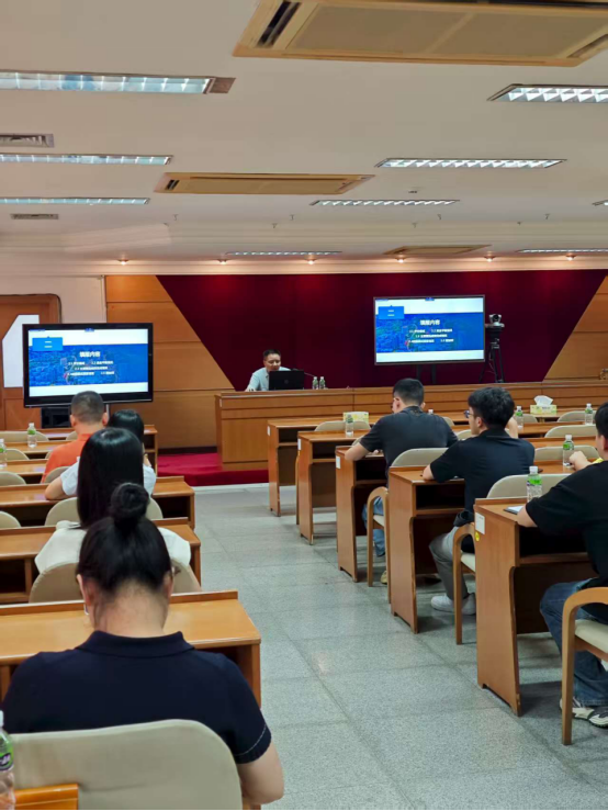 250904SG飞艇(中国)开奖记录查询站自然资源局举办 “干部讲堂系列”之全域土地综合整治专题讲座.png