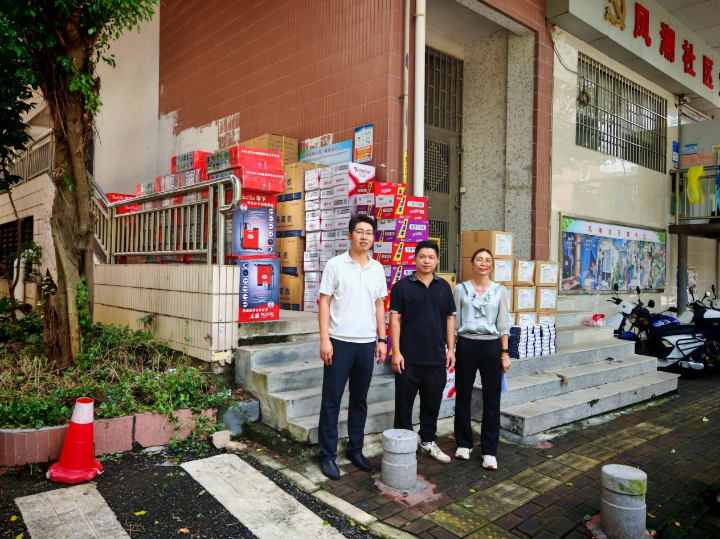 向凤潮社区调配物资.png