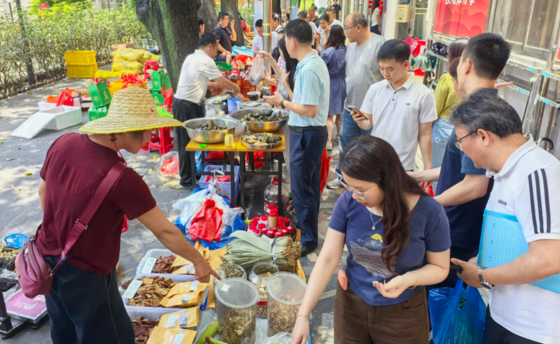 机关集市动态 | 恩平那吉凤梨来了！